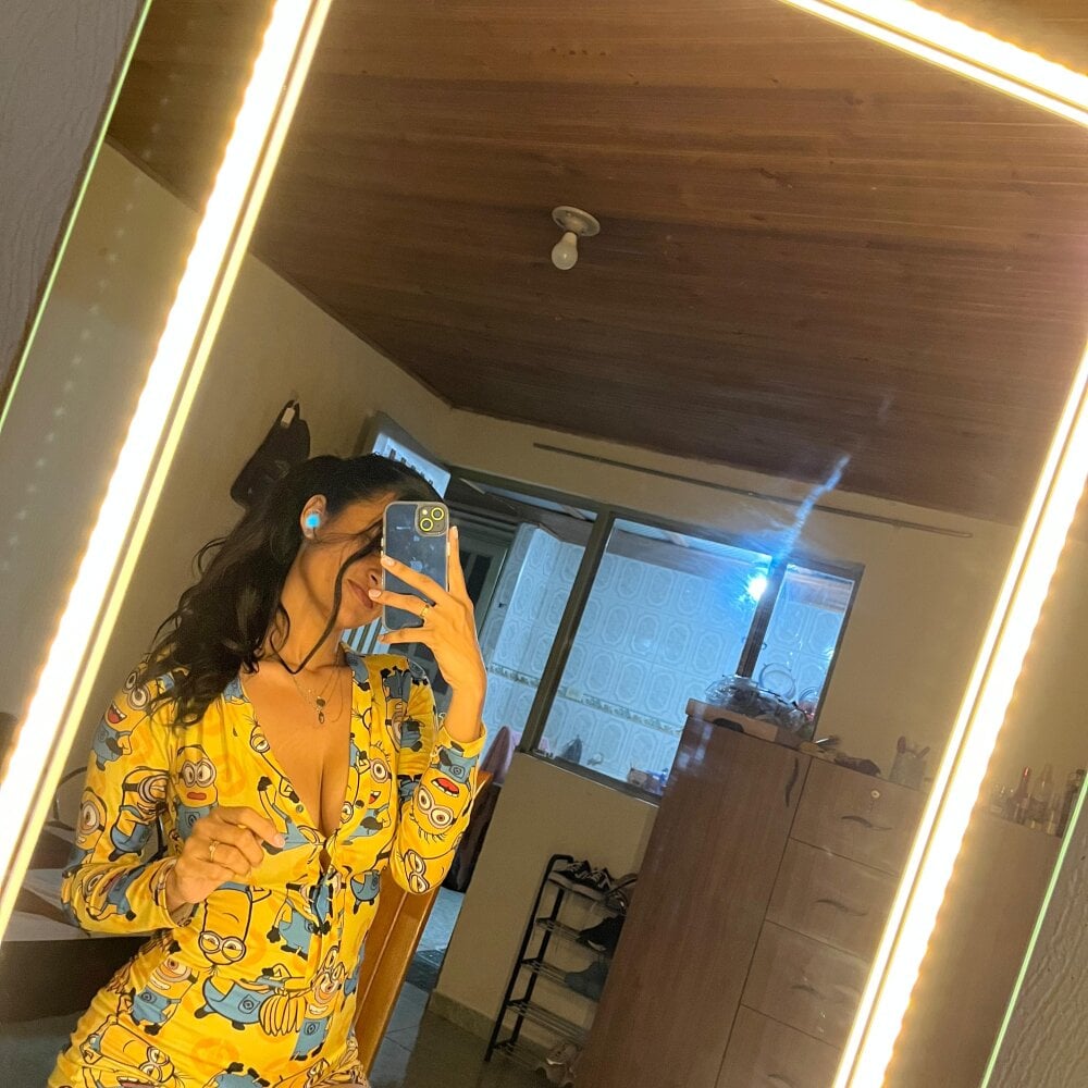 madeline_jade from stripchat
