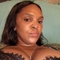 CurvyyCandyy's webcam live show