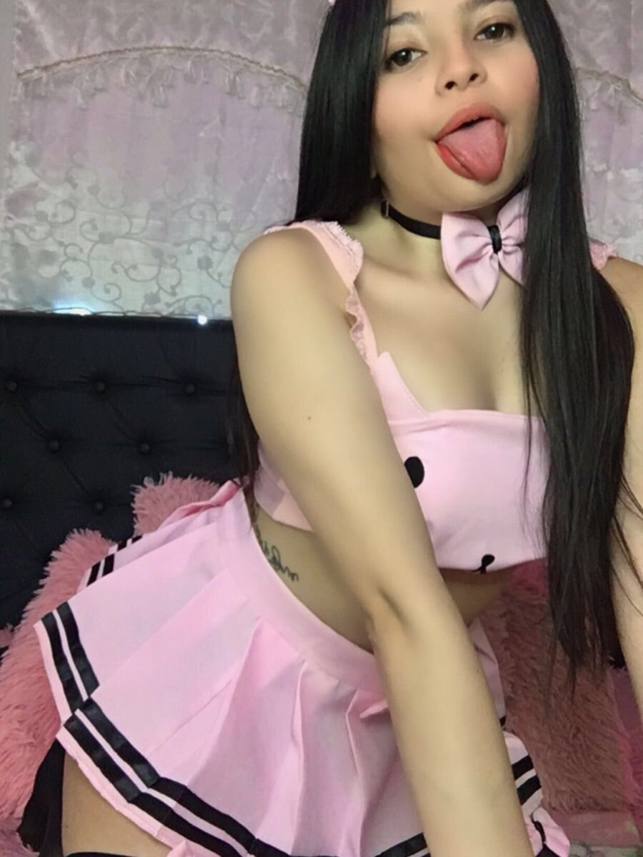 Zoe_Diaz's Offline XXX Chat