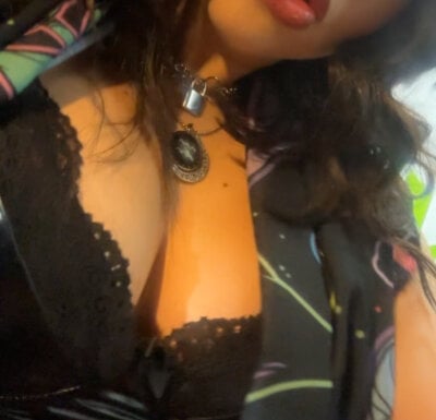 LunaMaeX0 - dildo or vibrator