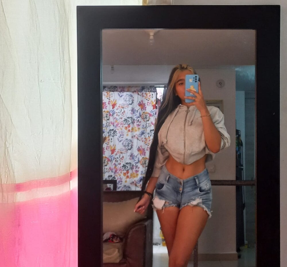 alexa__x profile