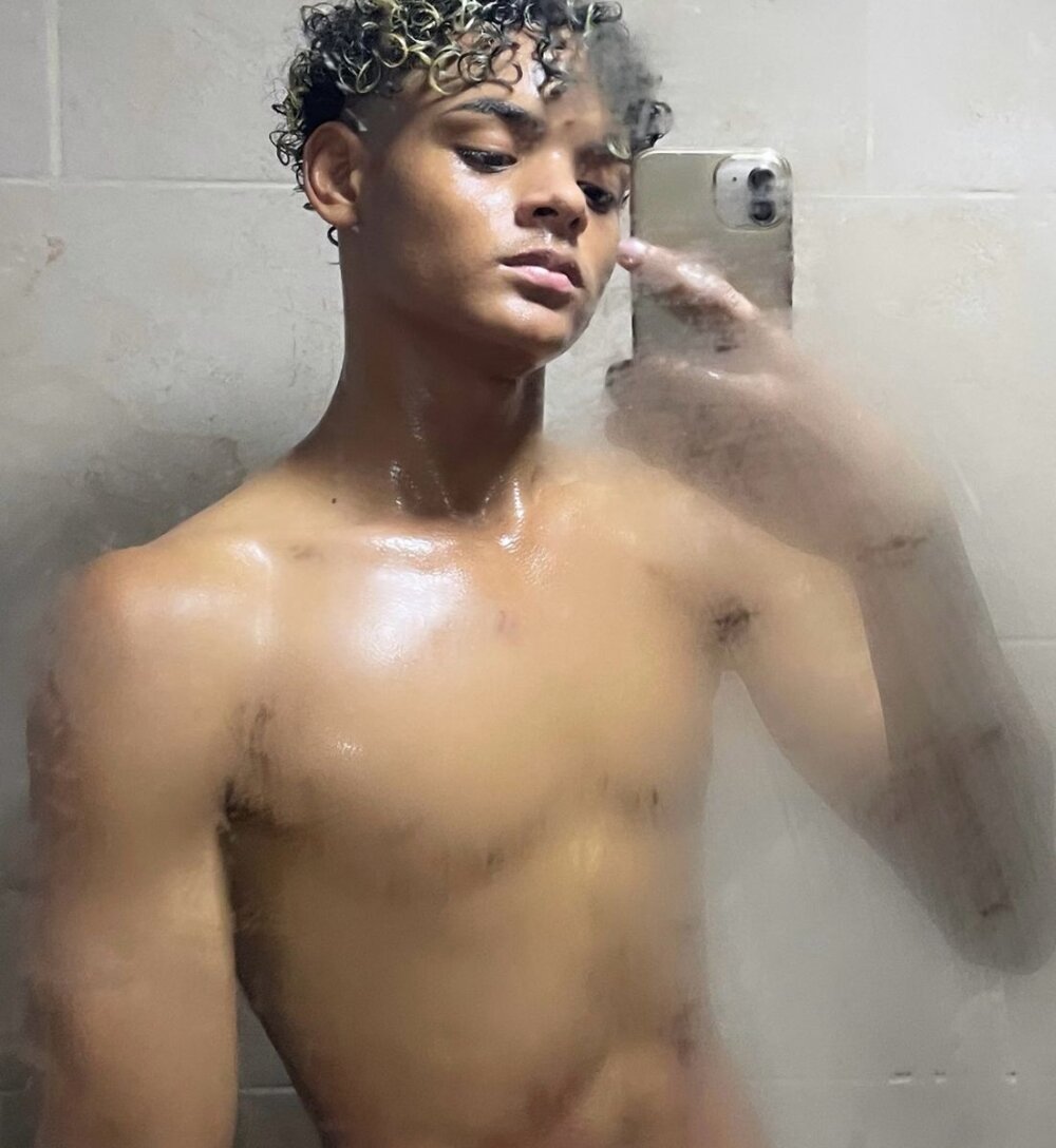 Appolo_Cooper_ profile
