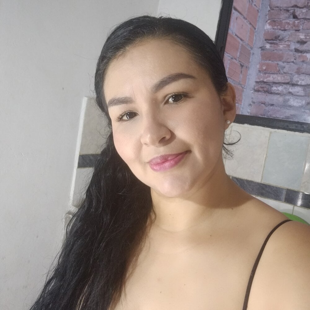 beautifulmom_bighotboy profile