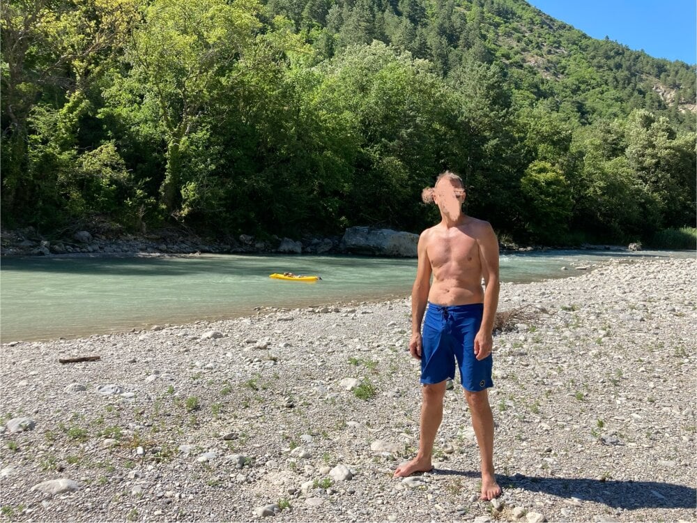 simon_76 from stripchat