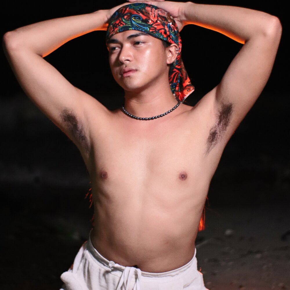 lumad_morningstar live cam model at StripChat