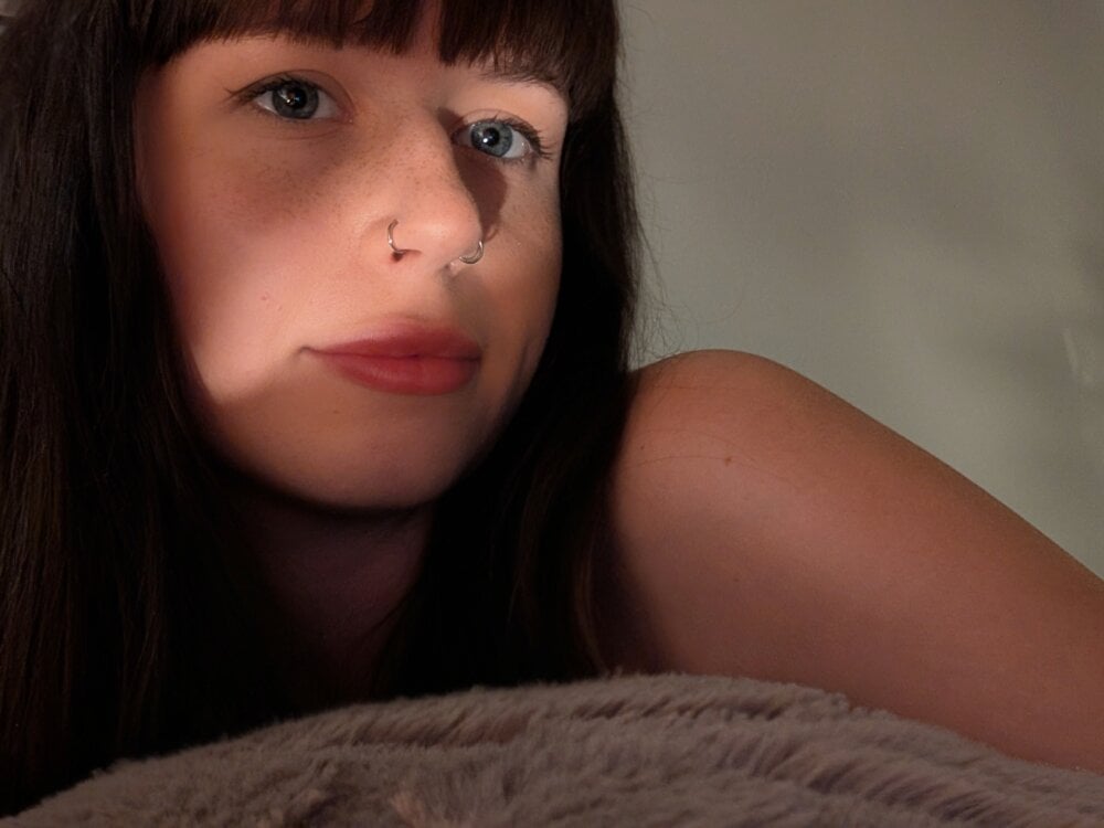 Melina-Mars live cam model at StripChat