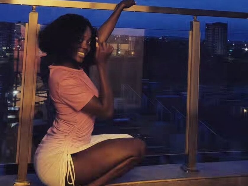 Lusty_bibah – Offline XXX chat