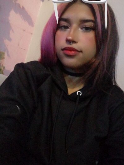 milly_v_ from stripchat