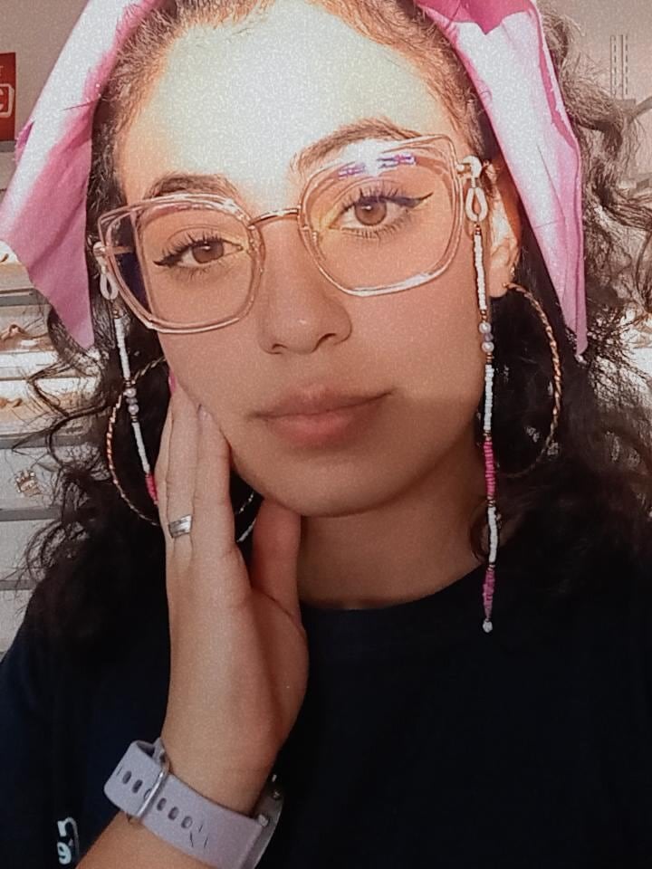Violetta_x_31's Offline Chat Room
