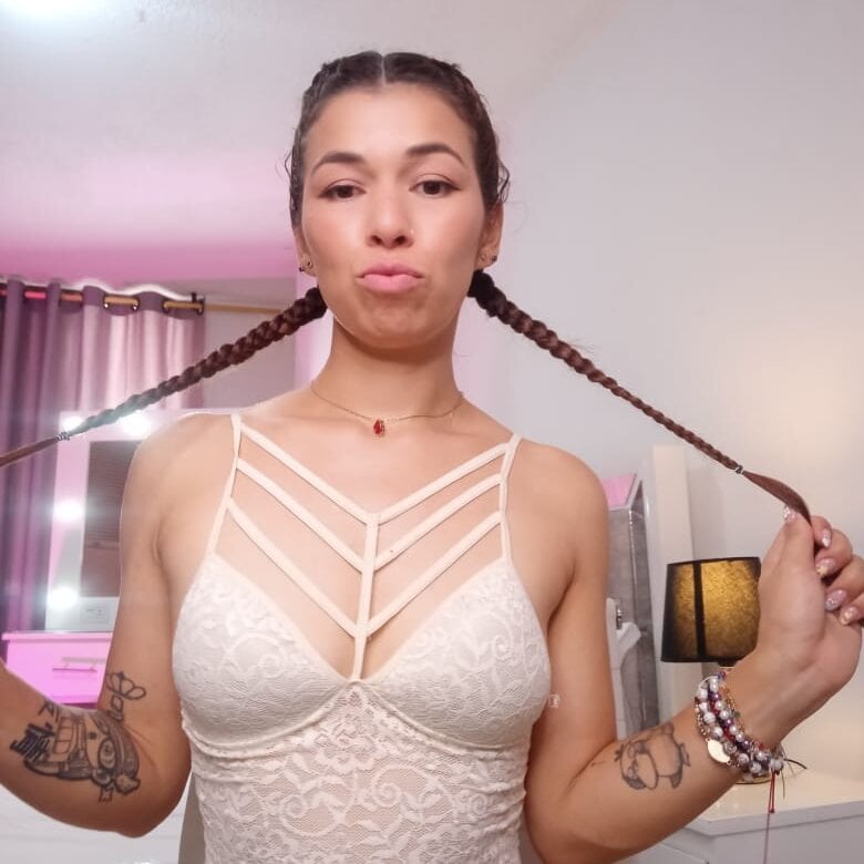 Live sex webcam photo for leyre_ferre #289908038