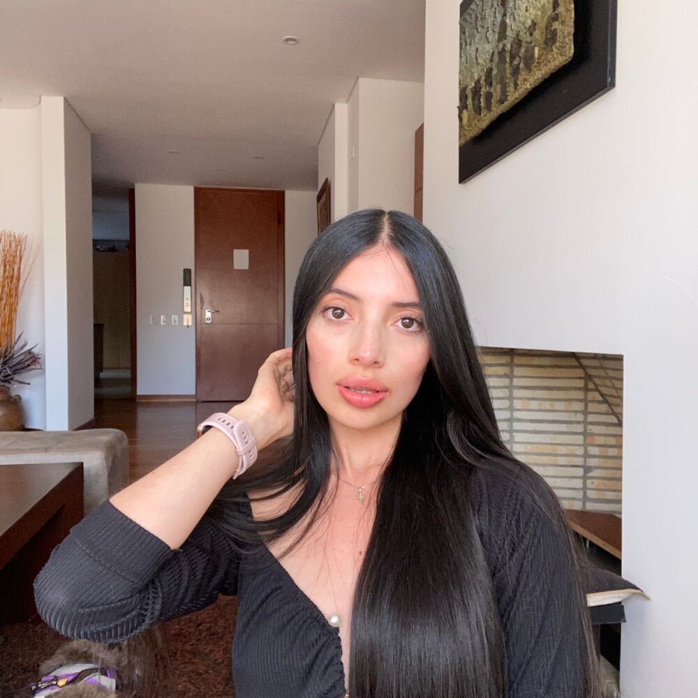 247camsex.com cynthia_ch livesex profile in trimmed cams