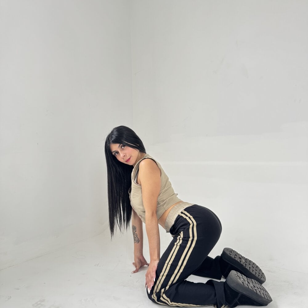 Онлайн чат XXX Mia_santini