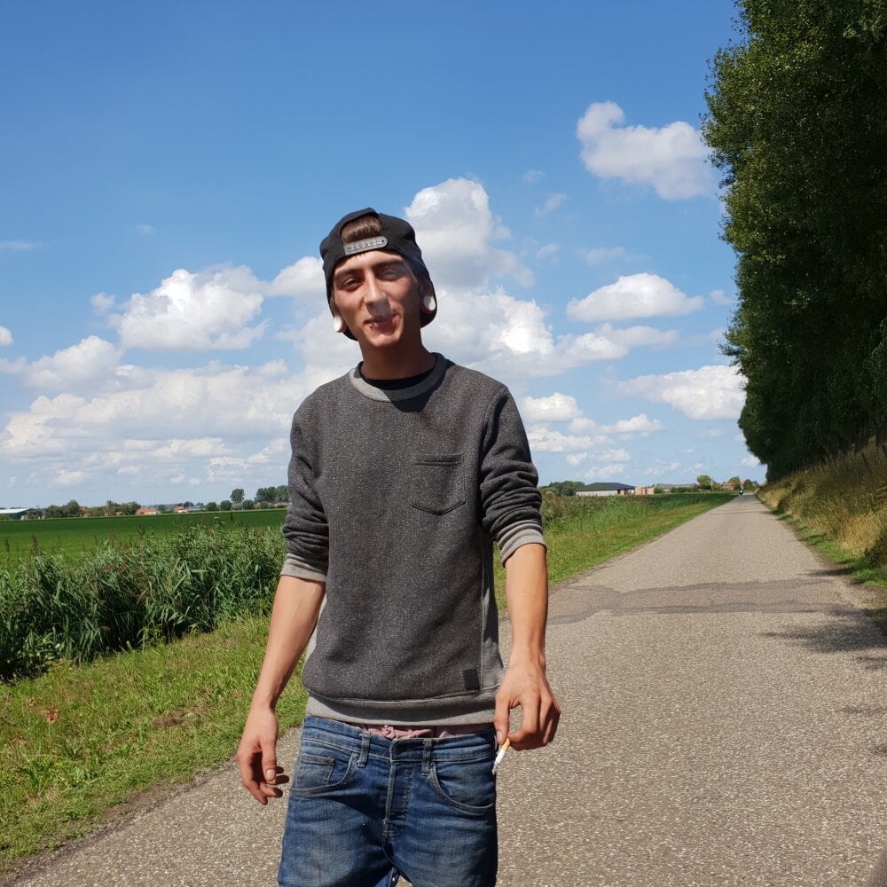 stoner420dutchh from stripchat