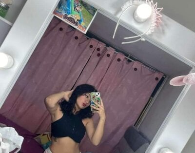 miley__cyrus_ from stripchat