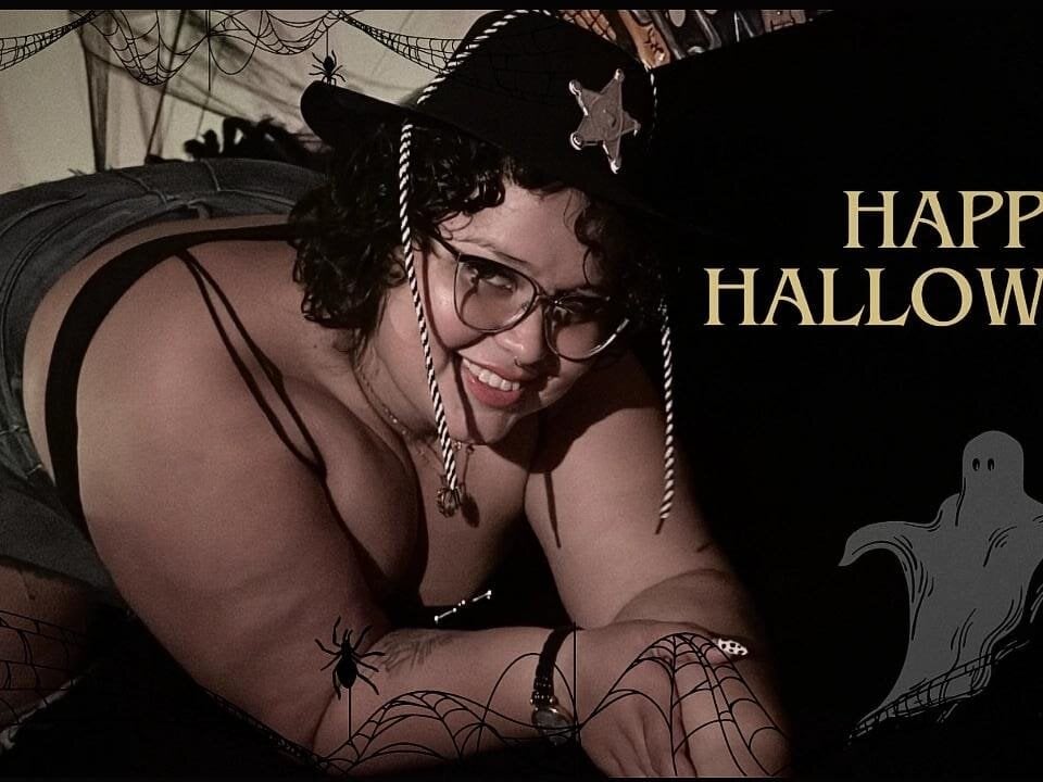 Live sex webcam photo for orianna_submissive23 #290097532