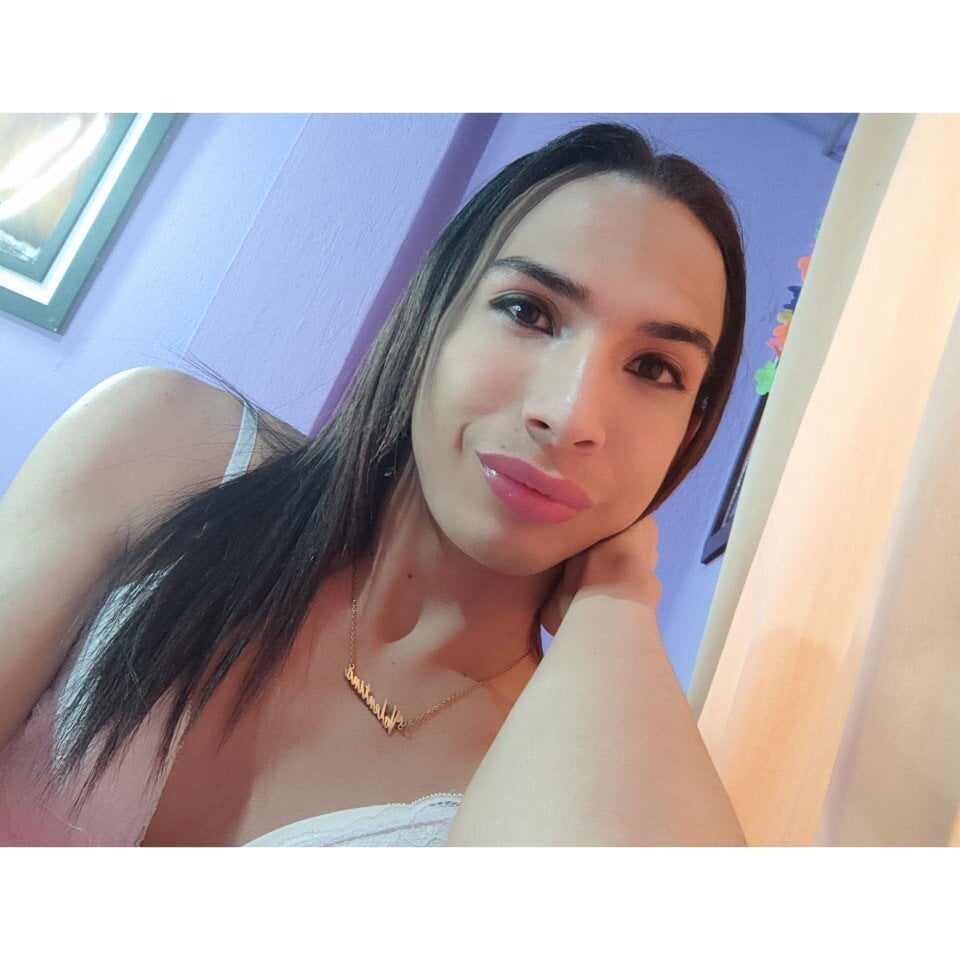 brunettehot77 profile