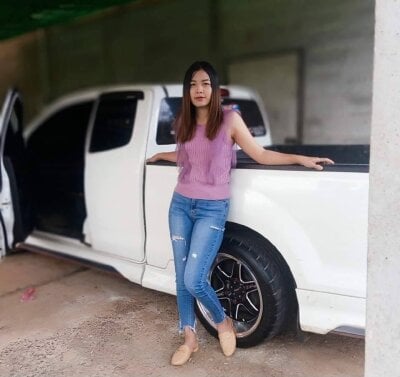 lily-hot from stripchat
