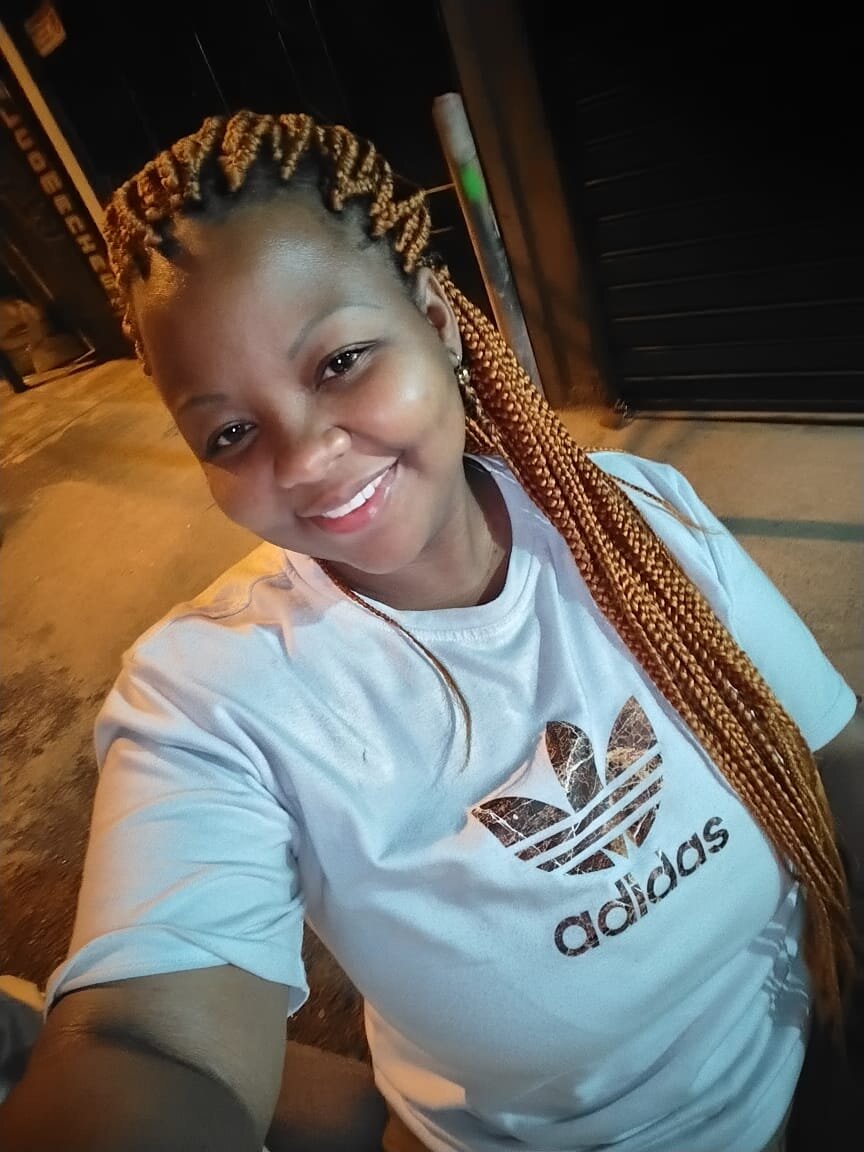 Dee_Montserrat