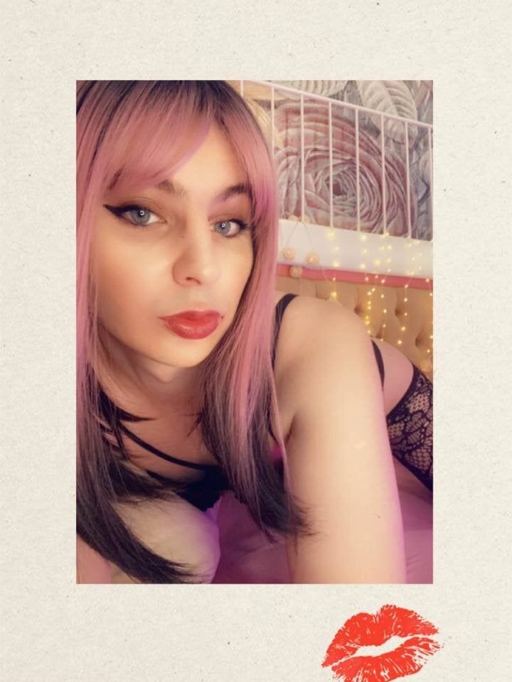 CharlizeTranny's Offline XXX Chat