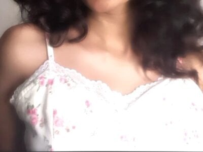 Juils_ Female Girls Online Cam Strip