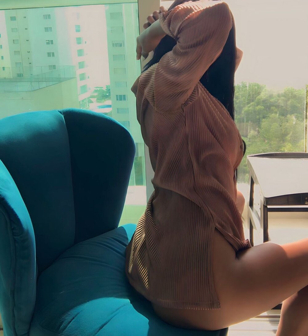 Naeily_evans 🚐 live nude cam