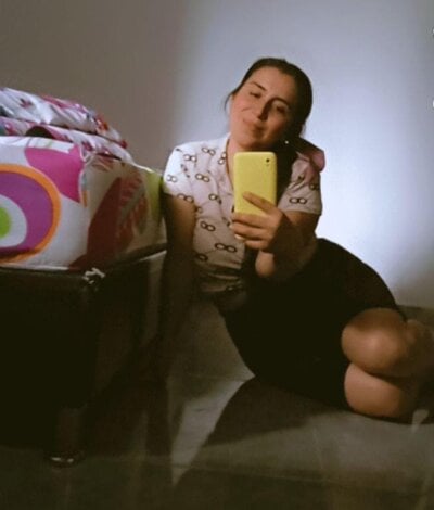 lara_prg from stripchat