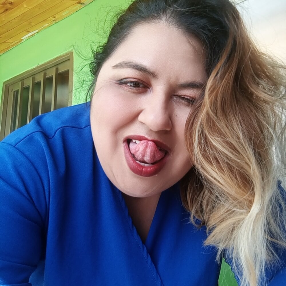 curvy_diva_ from stripchat