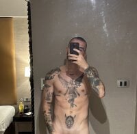 xAaronx9095's webcam live show
