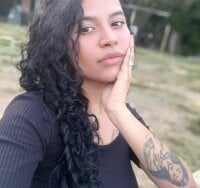 dinaia_gomez's Offline Chat Room