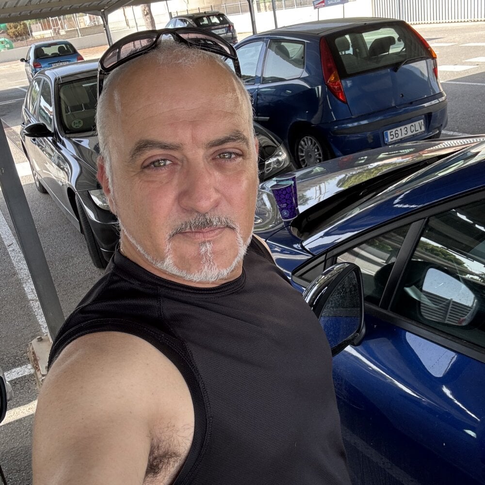 Antoniman9 – Offline XXX chat