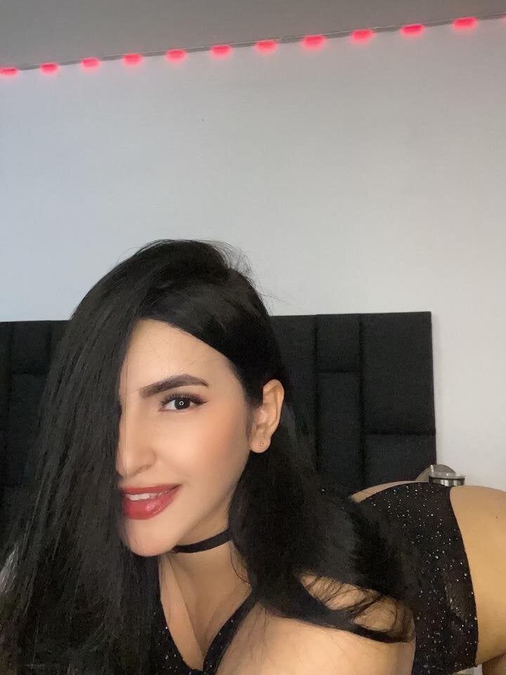webcam-sexe.net chloe_toms livesex profile in french cams