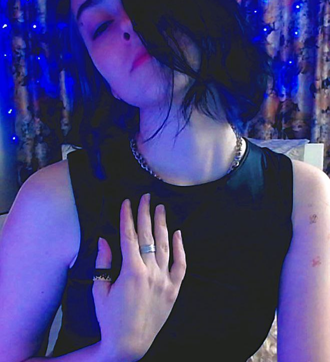 livesex.fan mirrabich livesex profile in 5200n-2000e cams