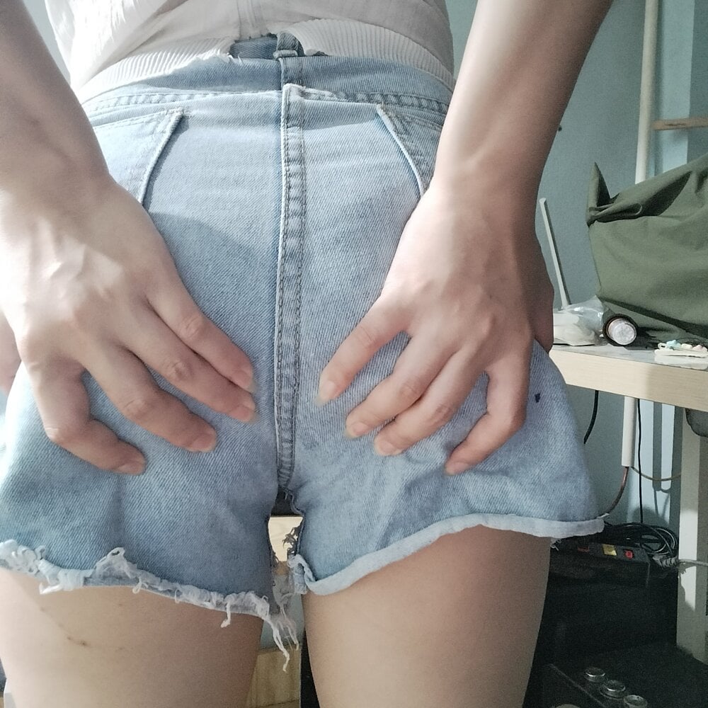 Cute20love20's Offline XXX Chat