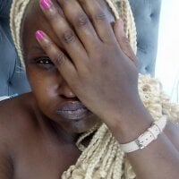 Amberdiamondmmm's webcam live show