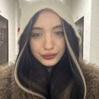 MiaTee's webcam live show