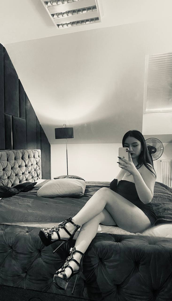 Lola_Sparks