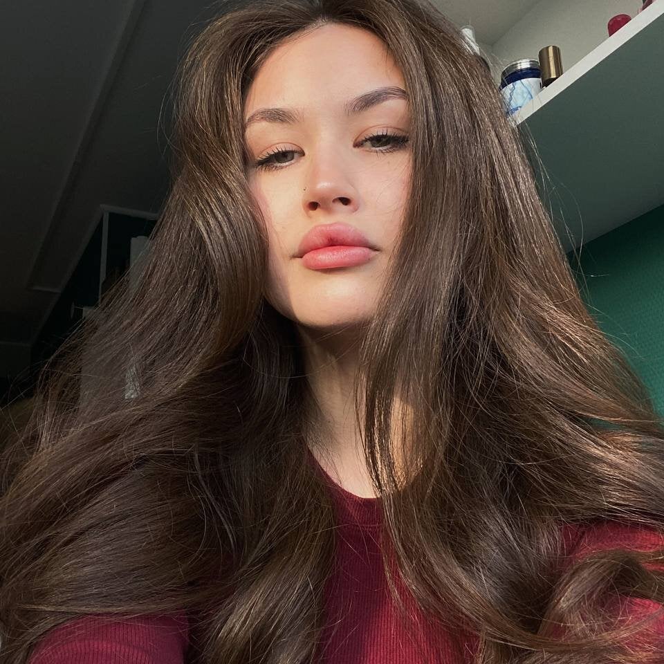 Watch KiraBodrick live on cam on StripChat