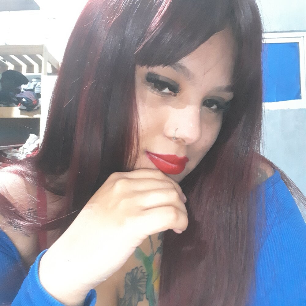 Morenaa091 live cam model at StripChat
