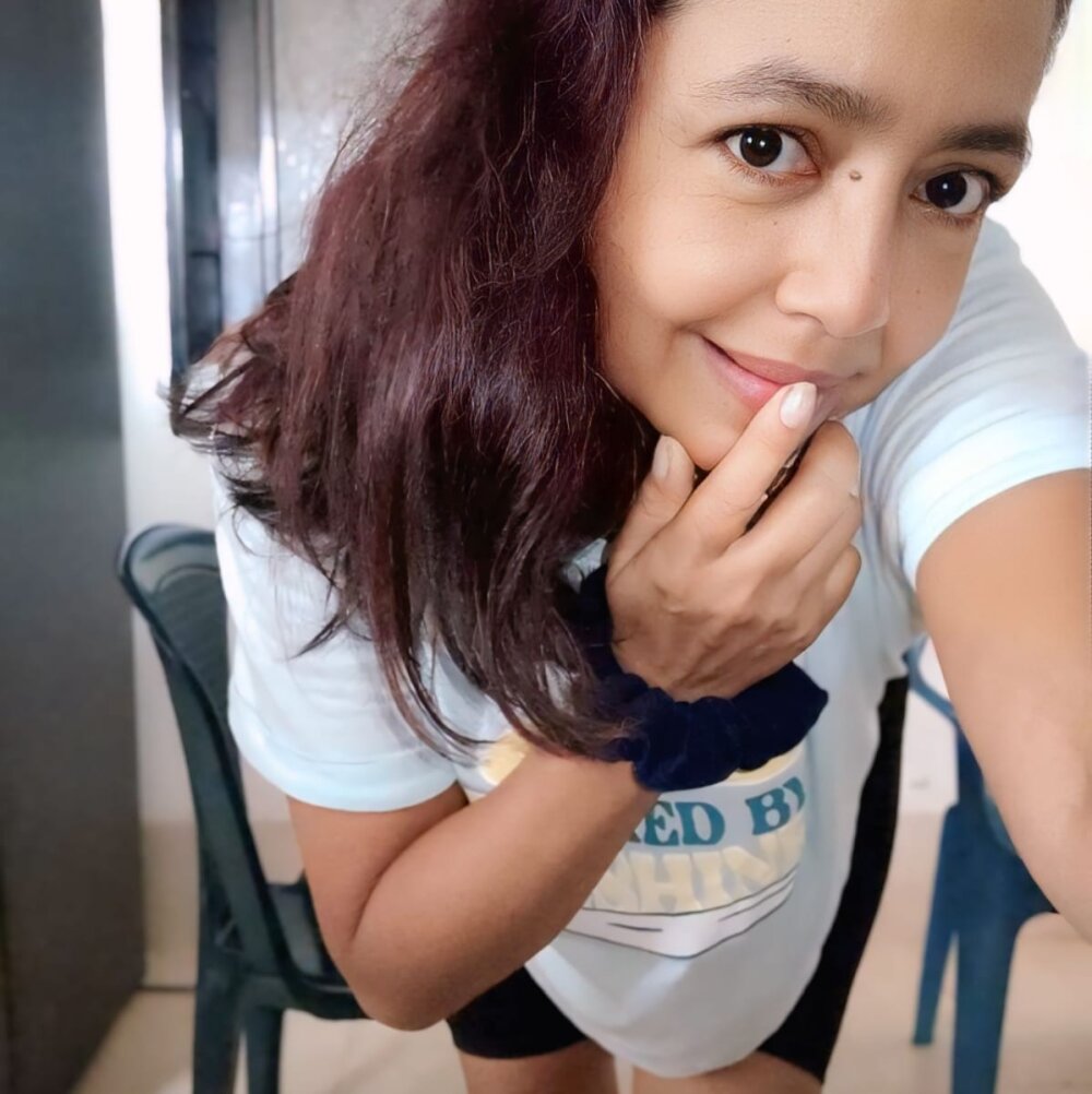 stripchat luciagonzales40_ webcam profile pic via livesexbbwcams.com