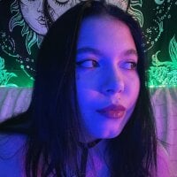 VIIKTORIIA_VENOM's Offline Chat Room