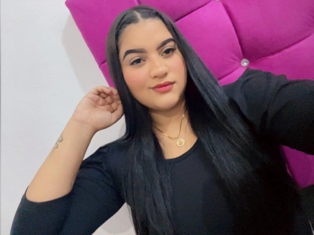 stripchat bombom_48