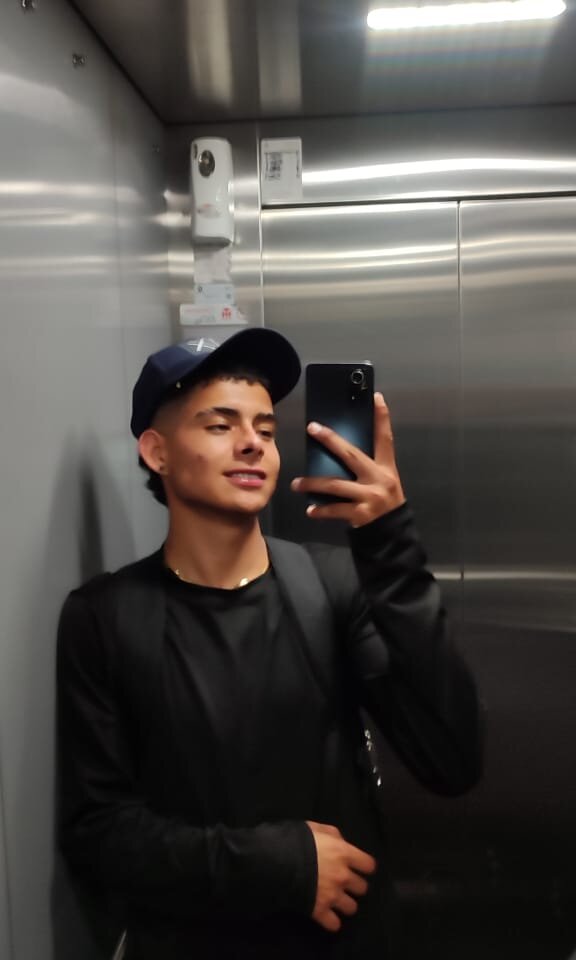 noah_allenn from stripchat