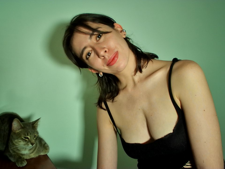 sexcityguide.com roses_allison livesex profile in from-the-fairy-tail-3 cams