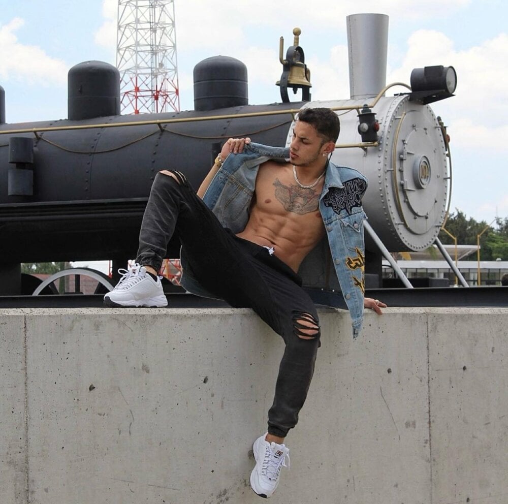 dylancartier from stripchat