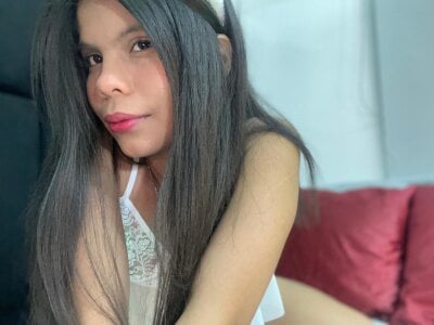 Cutehanna1 Female Smalltitslatin Webcam Naked