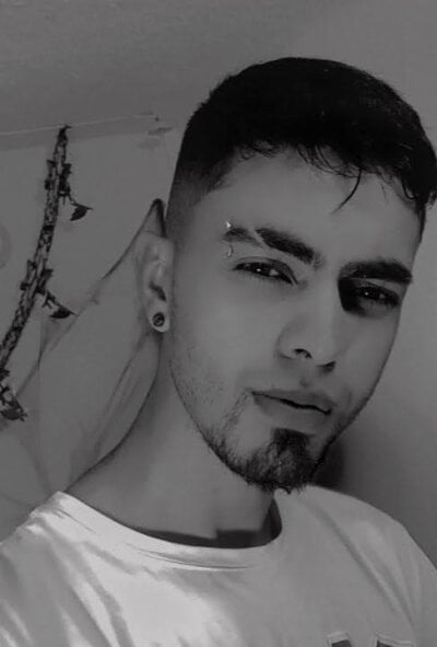 Alextopx01 Male Beardy Free Webcam Nude