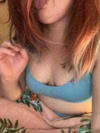 BrattyRea's Offline Chat Room