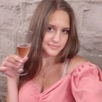 MaeHessey's Offline Chat Room