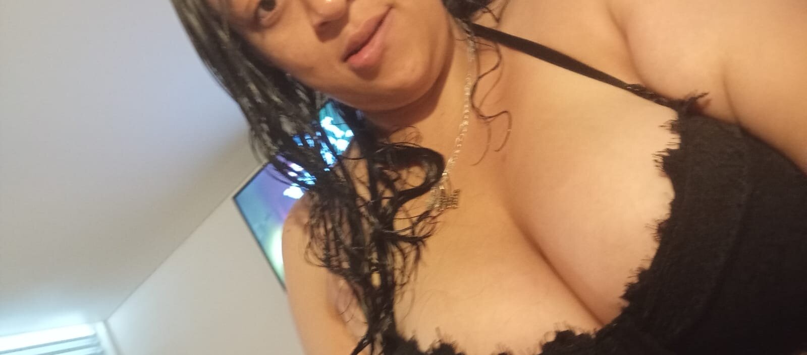 Alexaa_black