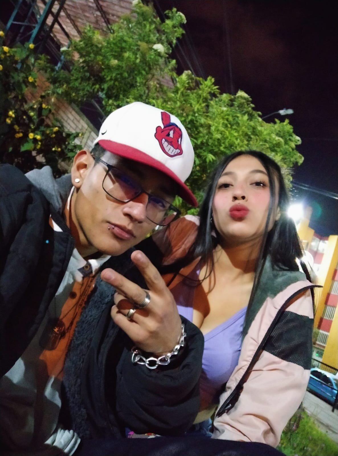 LindceyAndIzam_